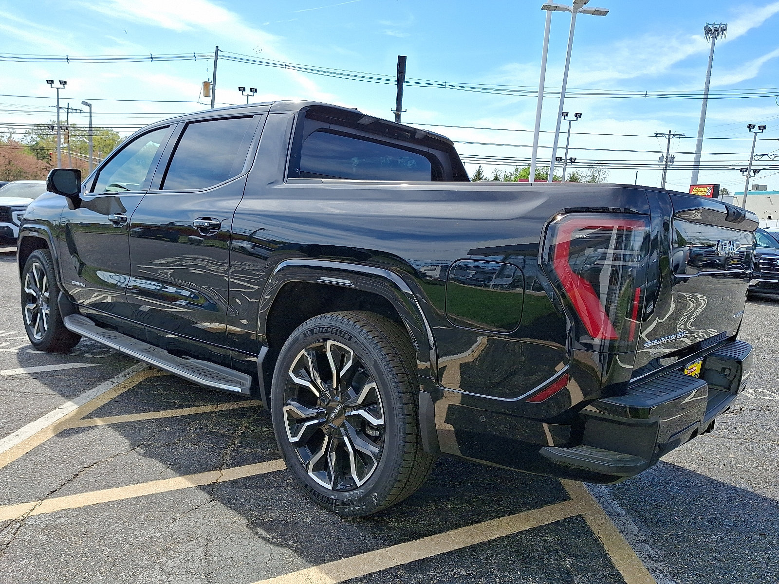 2025 Gmc Sierra EV Denali photo 3
