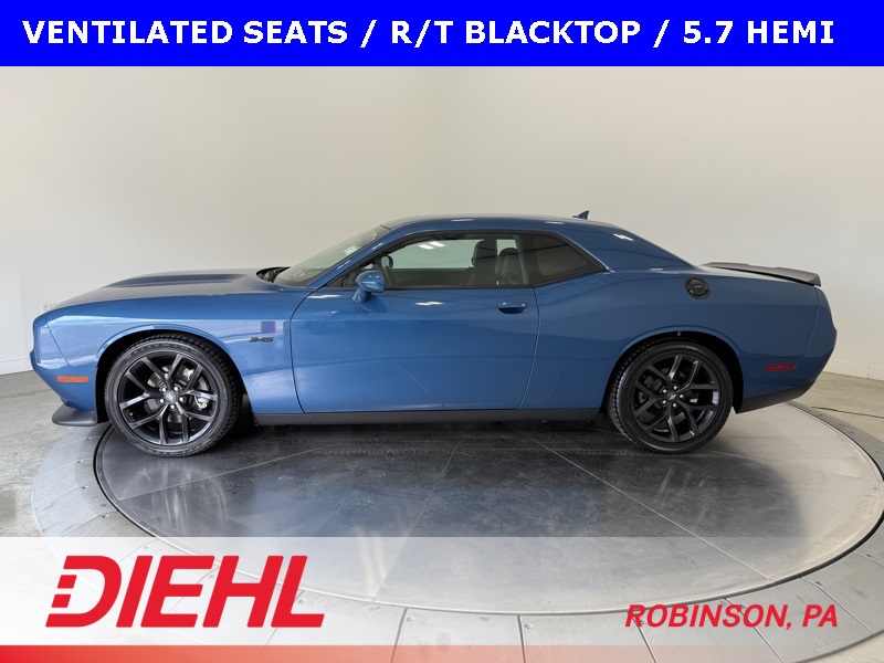 2023 Dodge Challenger R/T Plus photo 4