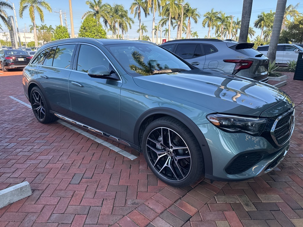 2025 Mercedes-Benz E-Class E450 All-Terrain's photo