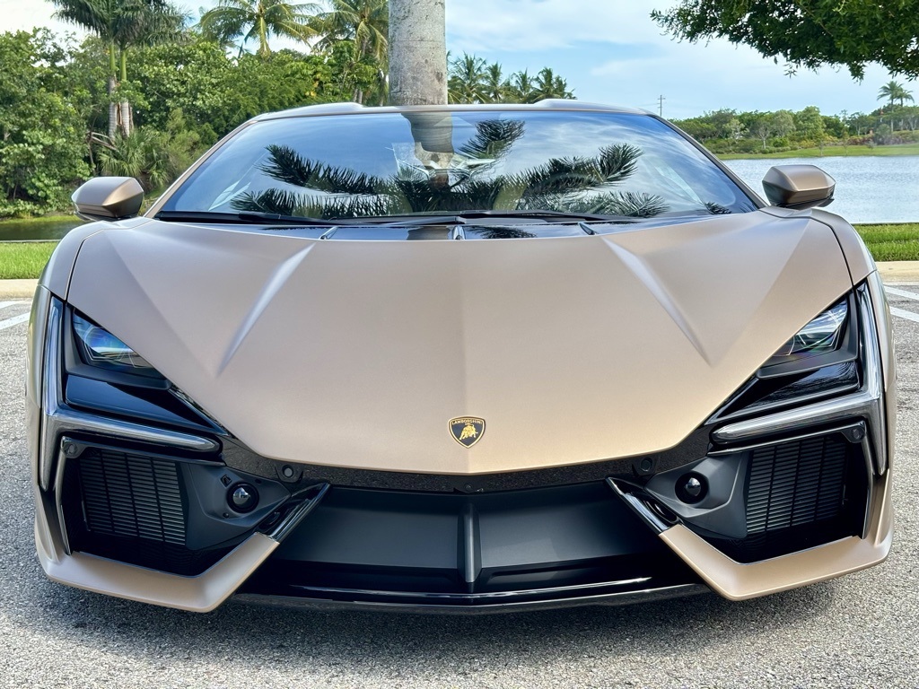 2024 Lamborghini Revuelto photo 5