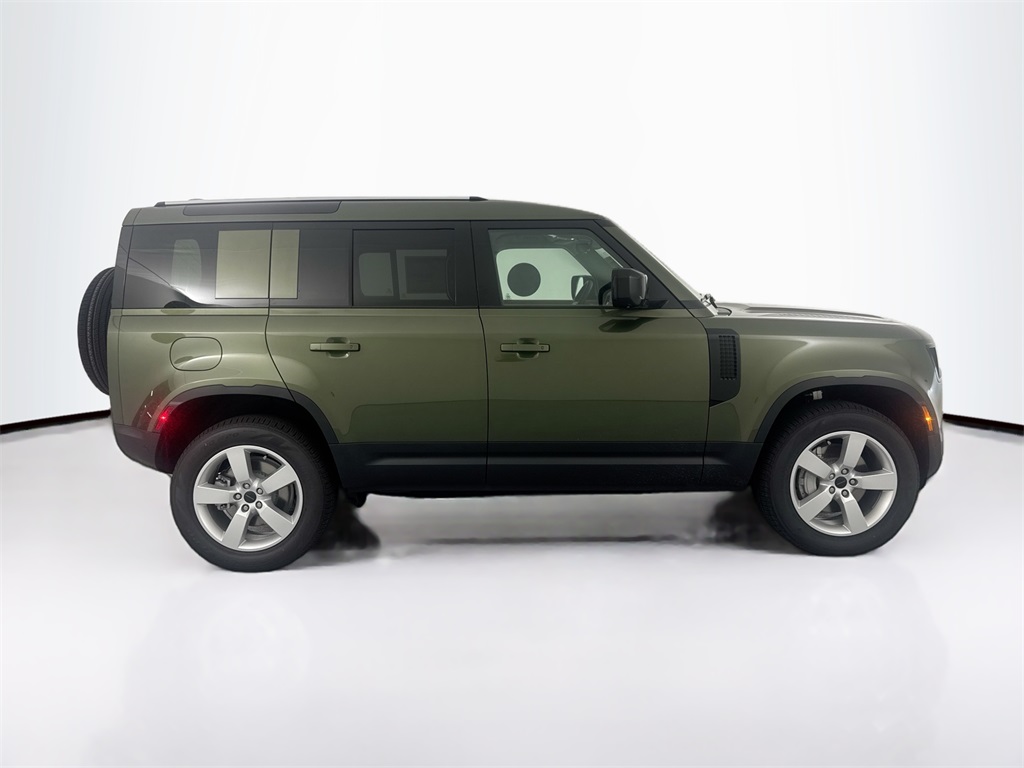 2026 Land Rover Defender 110 S photo 2