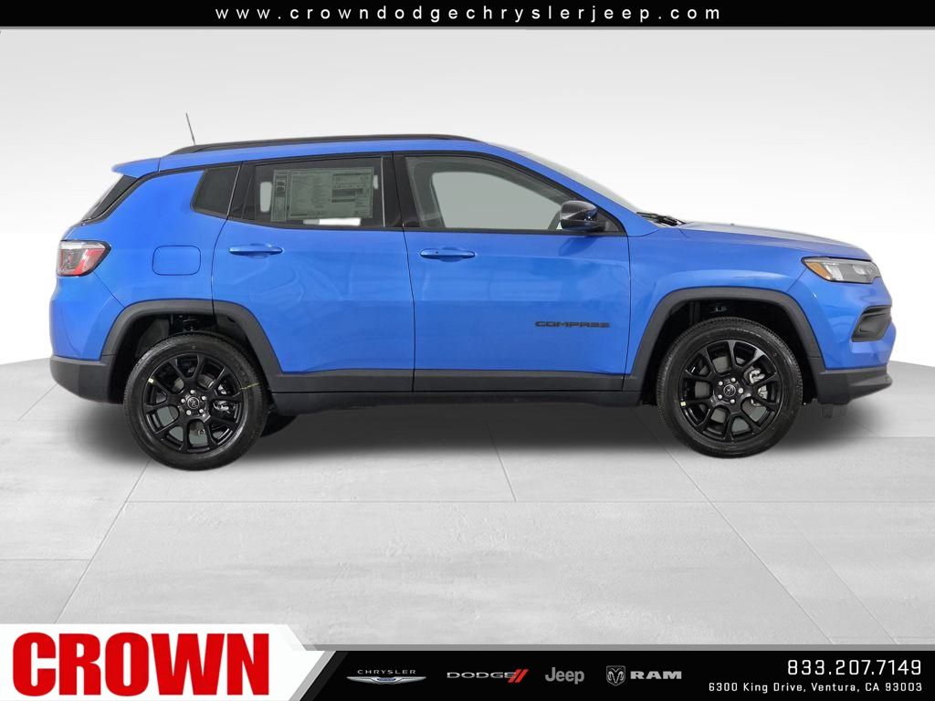 2026 Jeep Compass Latitude Altitude photo 4