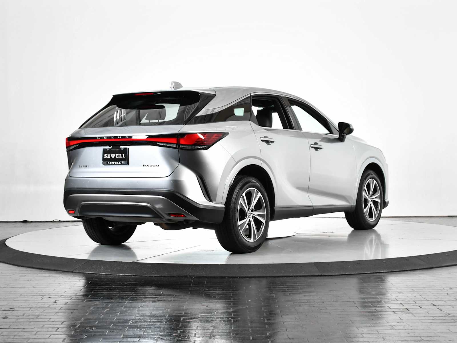 2025 Lexus RX photo 4