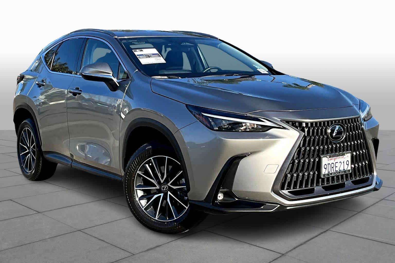2023 Lexus NX 350h photo 2