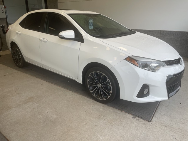 2015 Toyota Corolla S Premium photo 3
