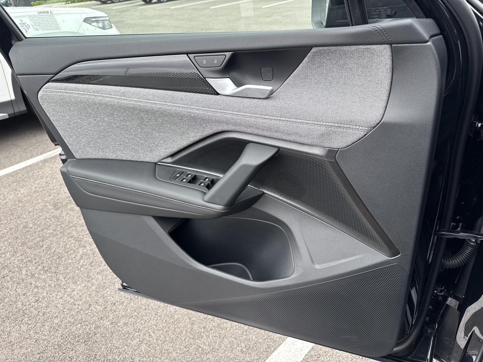 2025 Volkswagen Tiguan S photo 19