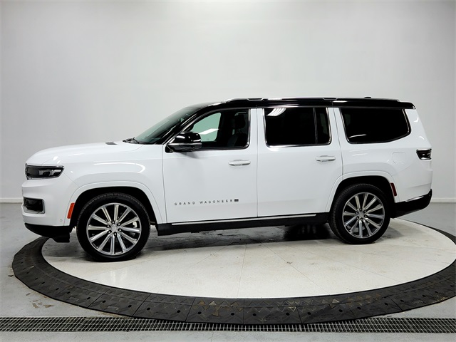 2023 Jeep Grand Wagoneer II photo 2