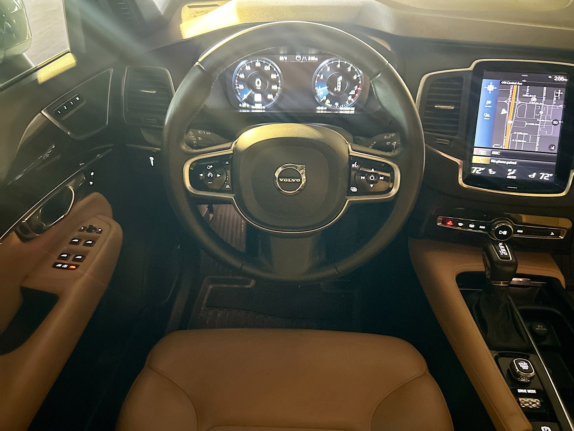 2019 Volvo XC90 Momentum AWD photo 12