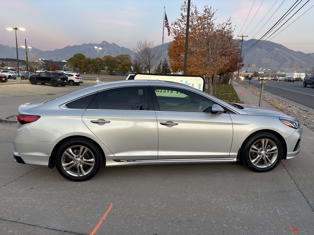 2019 Hyundai Sonata Sport photo 4