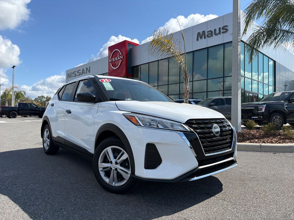 2025 Nissan KICKS PLAY Base
