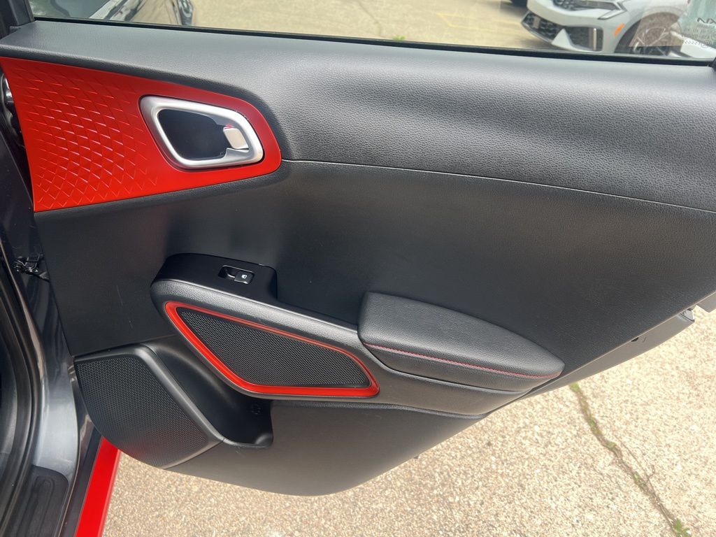 2022 Kia Soul GT-Line Turbo photo 13