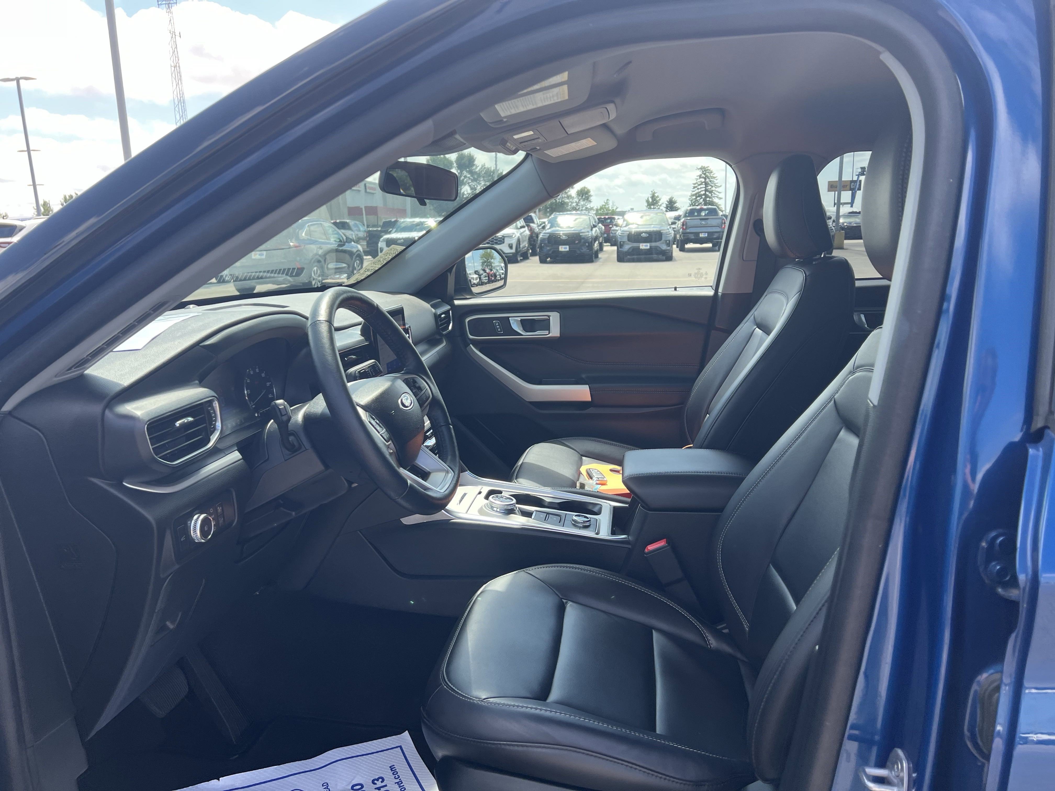 2022 Ford Explorer XLT photo 14