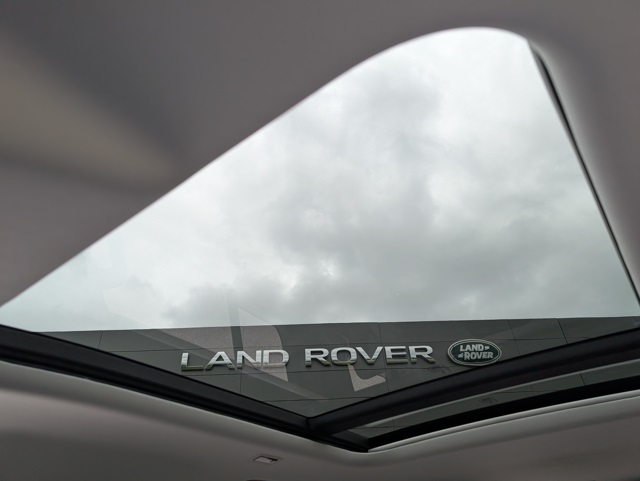 2025 Land Rover Defender 110 S photo 20
