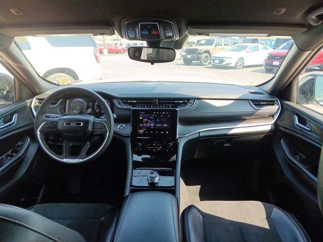 2023 Jeep Grand Cherokee Altitude photo 12