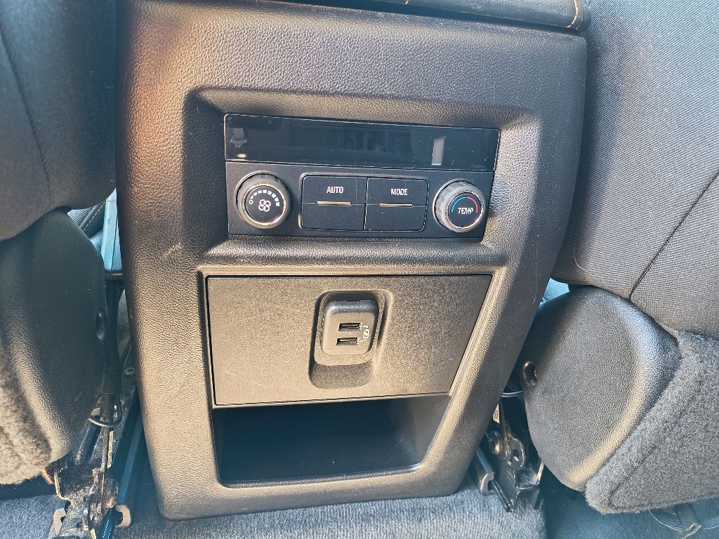 2021 Chevrolet Traverse LS photo 26