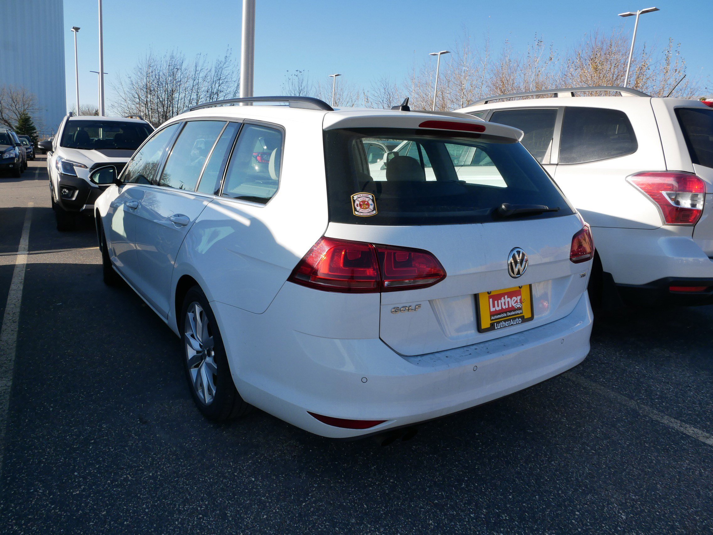 2015 Volkswagen Golf SportWagen TSI SE photo 3