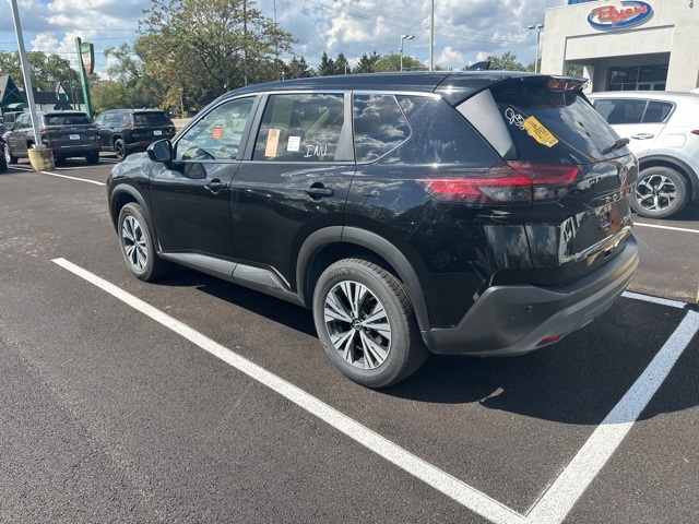 2023 Nissan Rogue SV photo 4