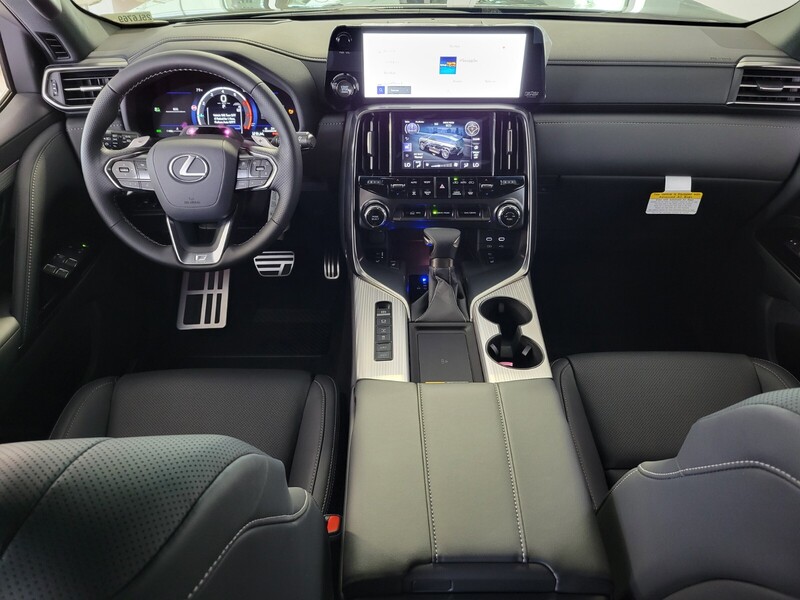 2025 Lexus LX 600 F SPORT Handling photo 4