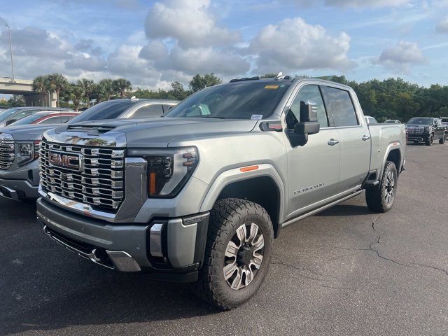2024 GMC Sierra 2500HD Denali's photo