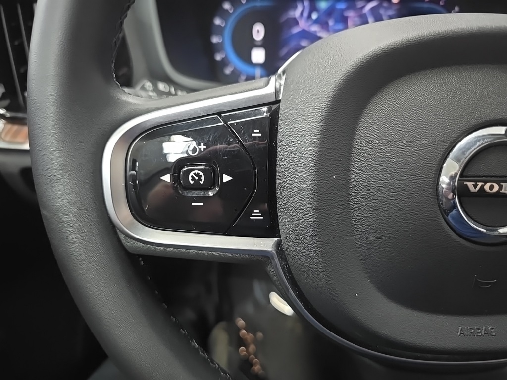 2024 Volvo S60 B5 Plus photo 20