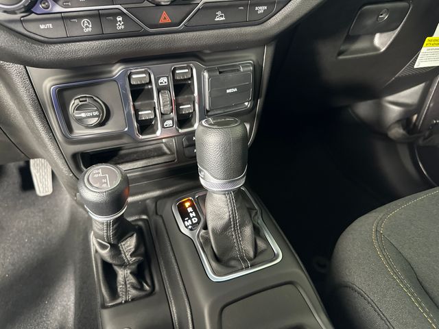 2025 Jeep Gladiator Sport S photo 17