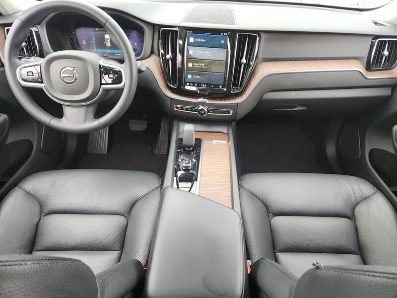 2023 Volvo XC60 B5 Plus photo 14