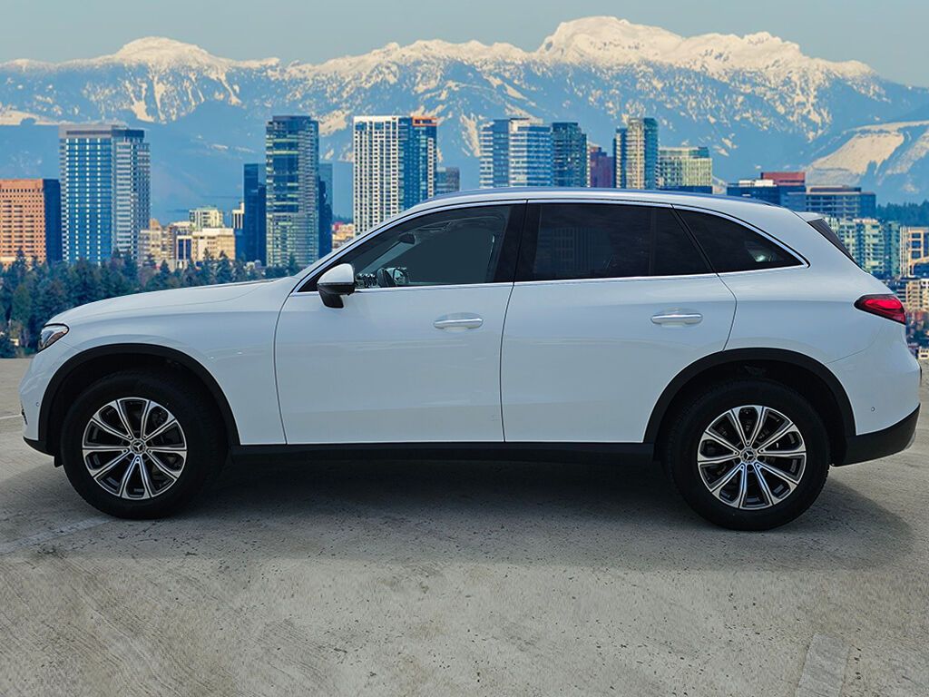 2024 Mercedes Benz GLC 300 4MATIC photo 4