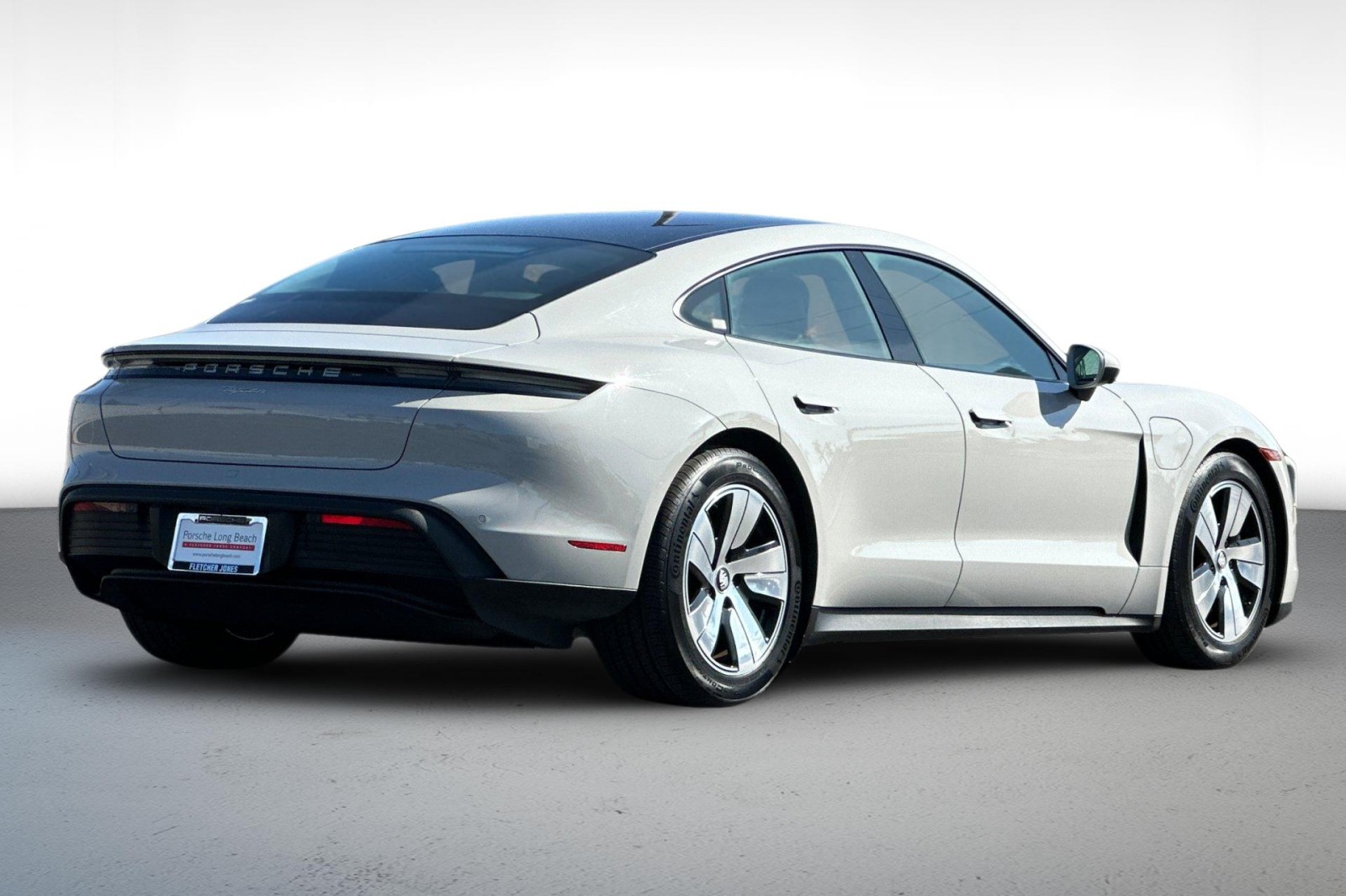 2023 Porsche Taycan photo 9