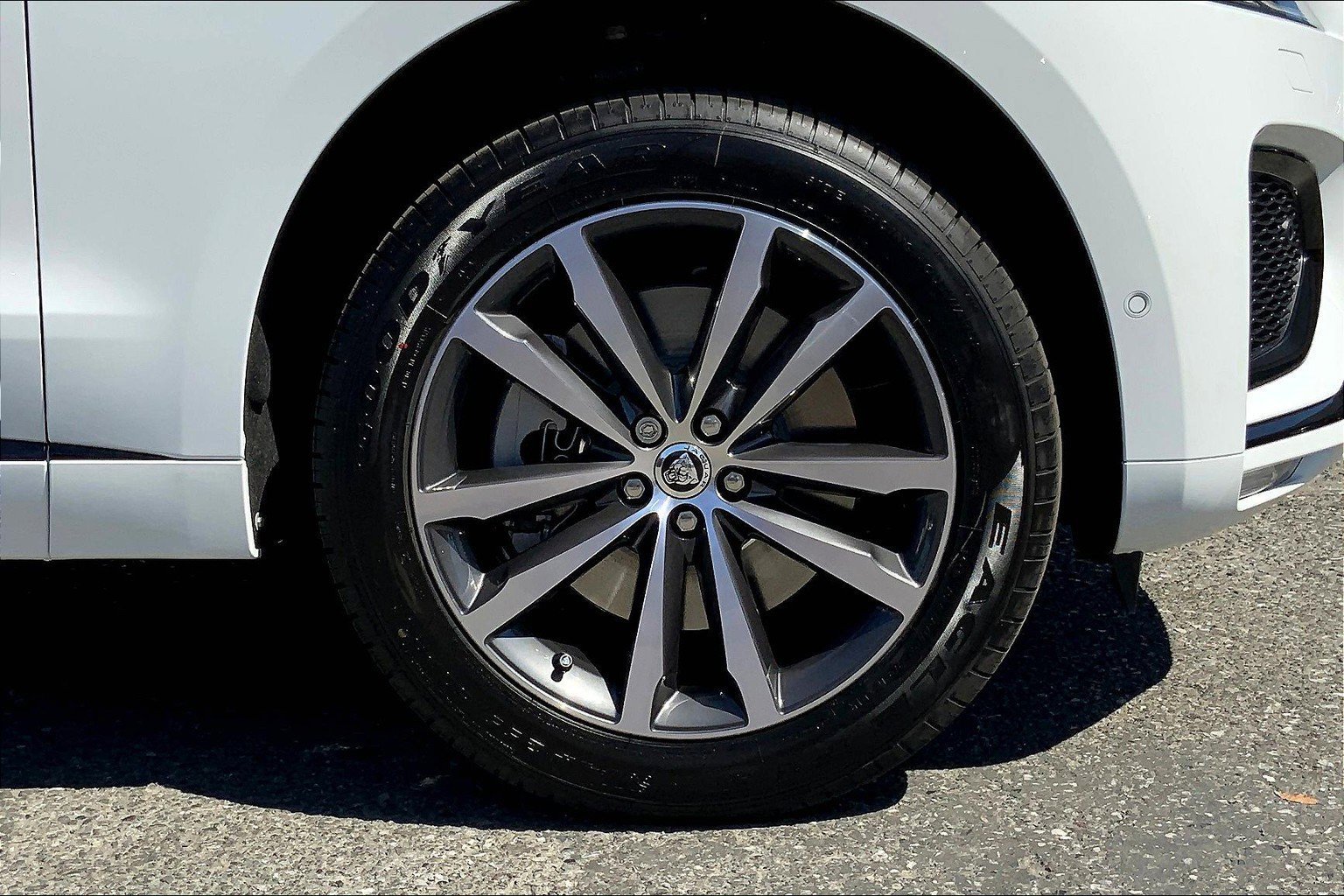 2026 Jaguar F-PACE P250 R-Dynamic S photo 12