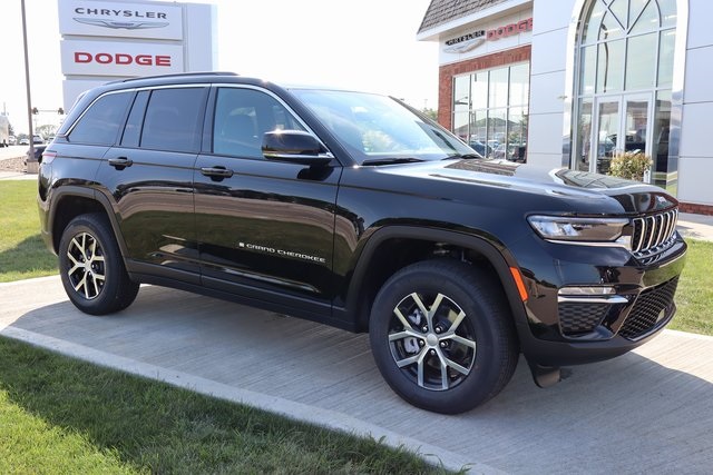 2025 Jeep Grand Cherokee Limited photo 3