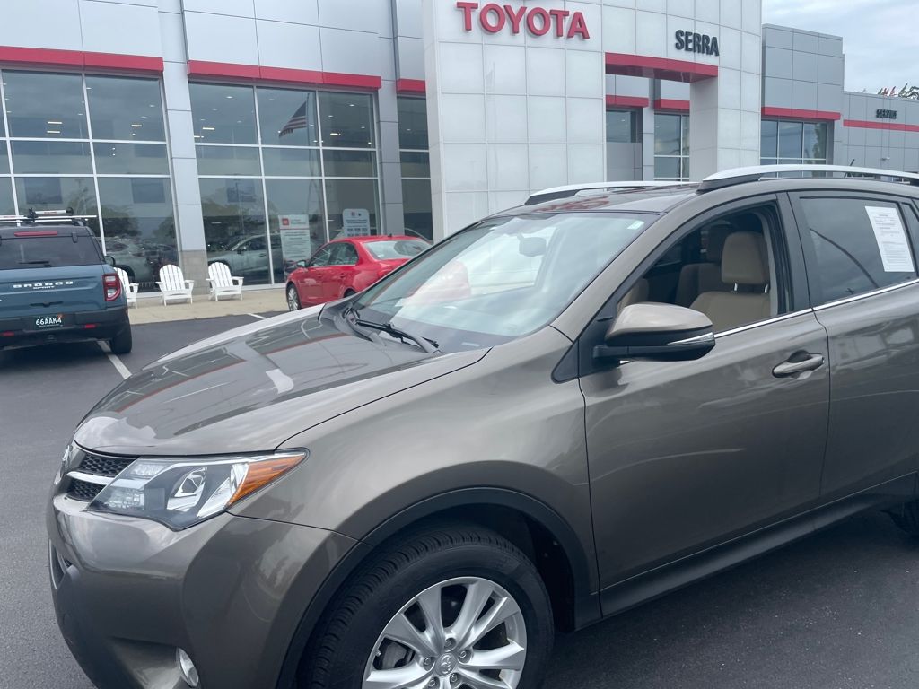 2015 Toyota RAV4 Limited photo 2
