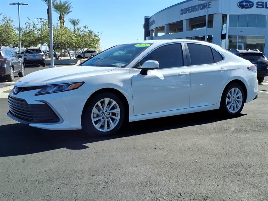 2023 Toyota Camry LE photo 3