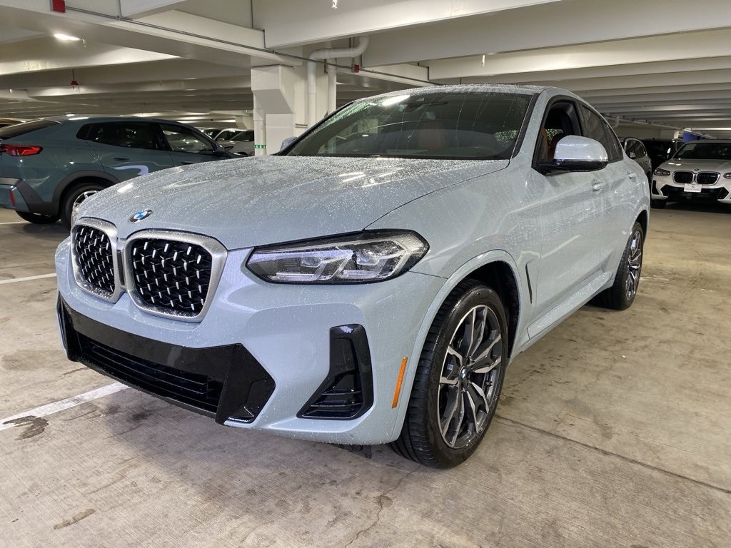 2022 BMW X4 30i's photo