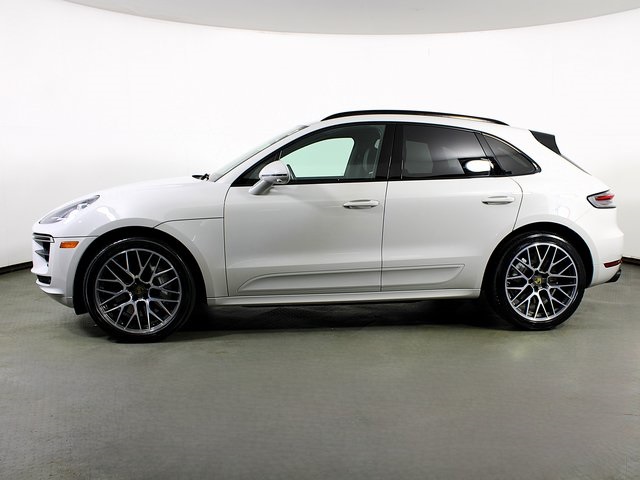 2021 Porsche Macan Turbo photo 2