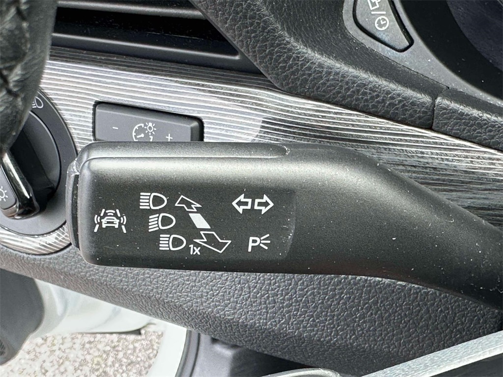 2020 Volkswagen Passat 2.0T R-Line photo 22
