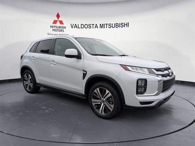 2025 Mitsubishi Outlander Sport ES's photo