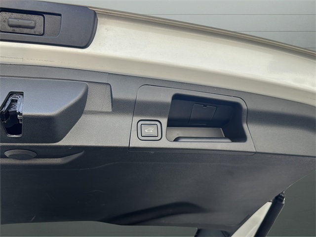 2023 Gmc Acadia SLT photo 9