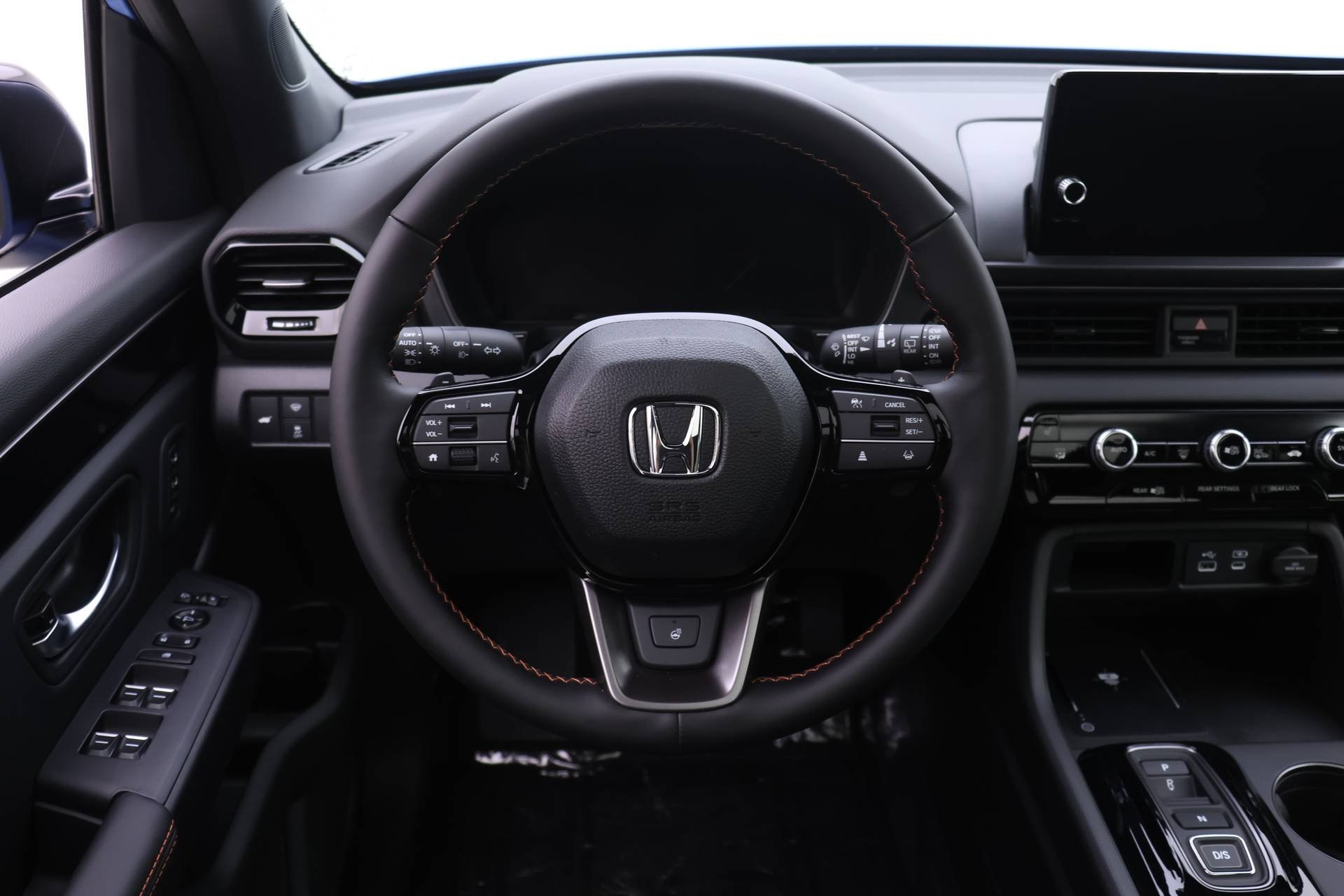 2025 Honda Pilot TrailSport photo 10
