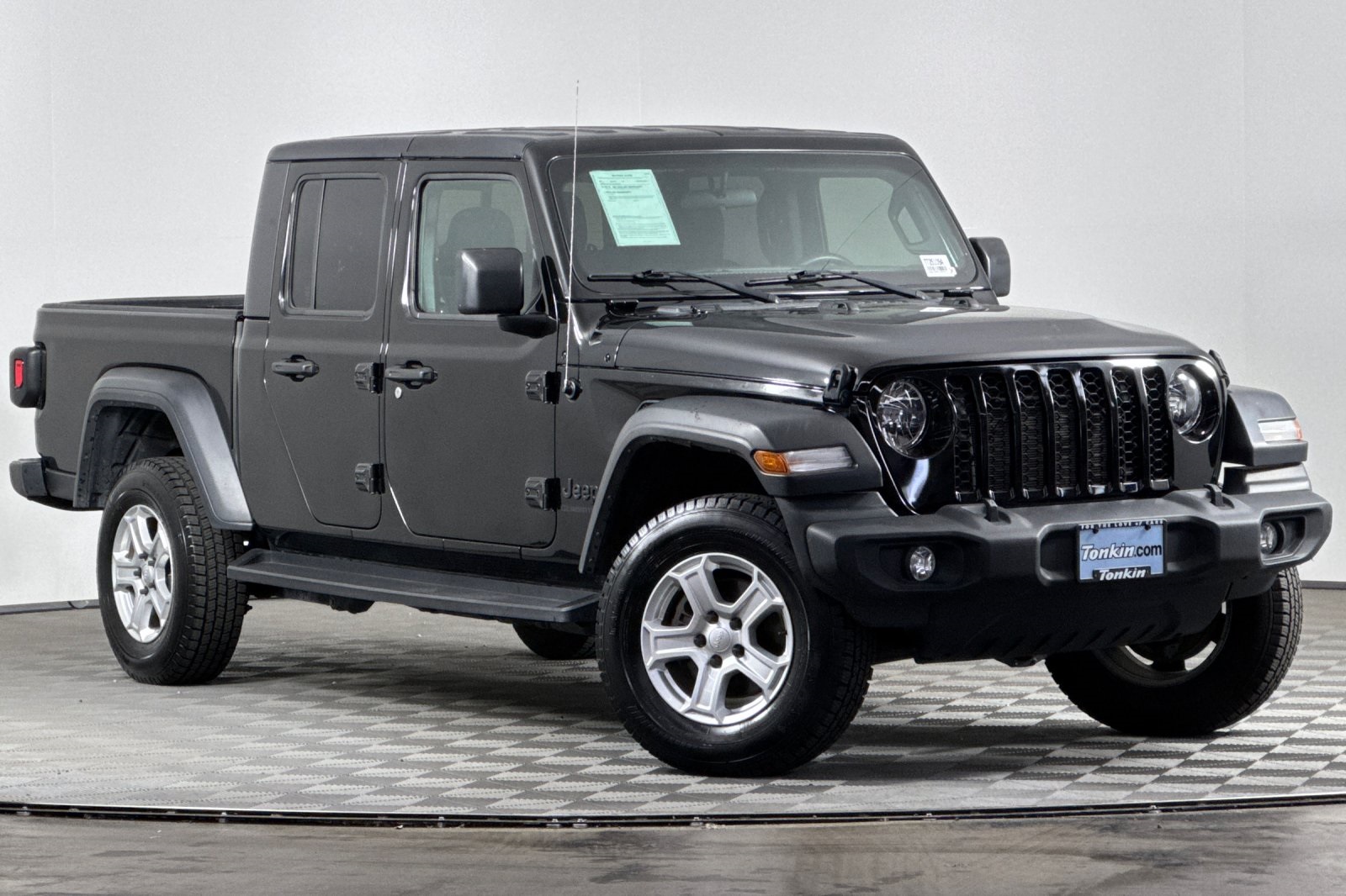2020 Jeep Gladiator Sport photo 2