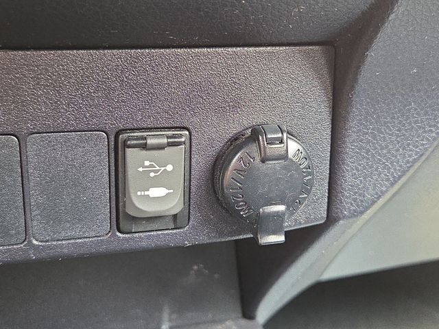 2017 Toyota RAV4 XLE photo 10