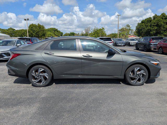 2025 Hyundai Elantra Hybrid SEL Sport photo 3