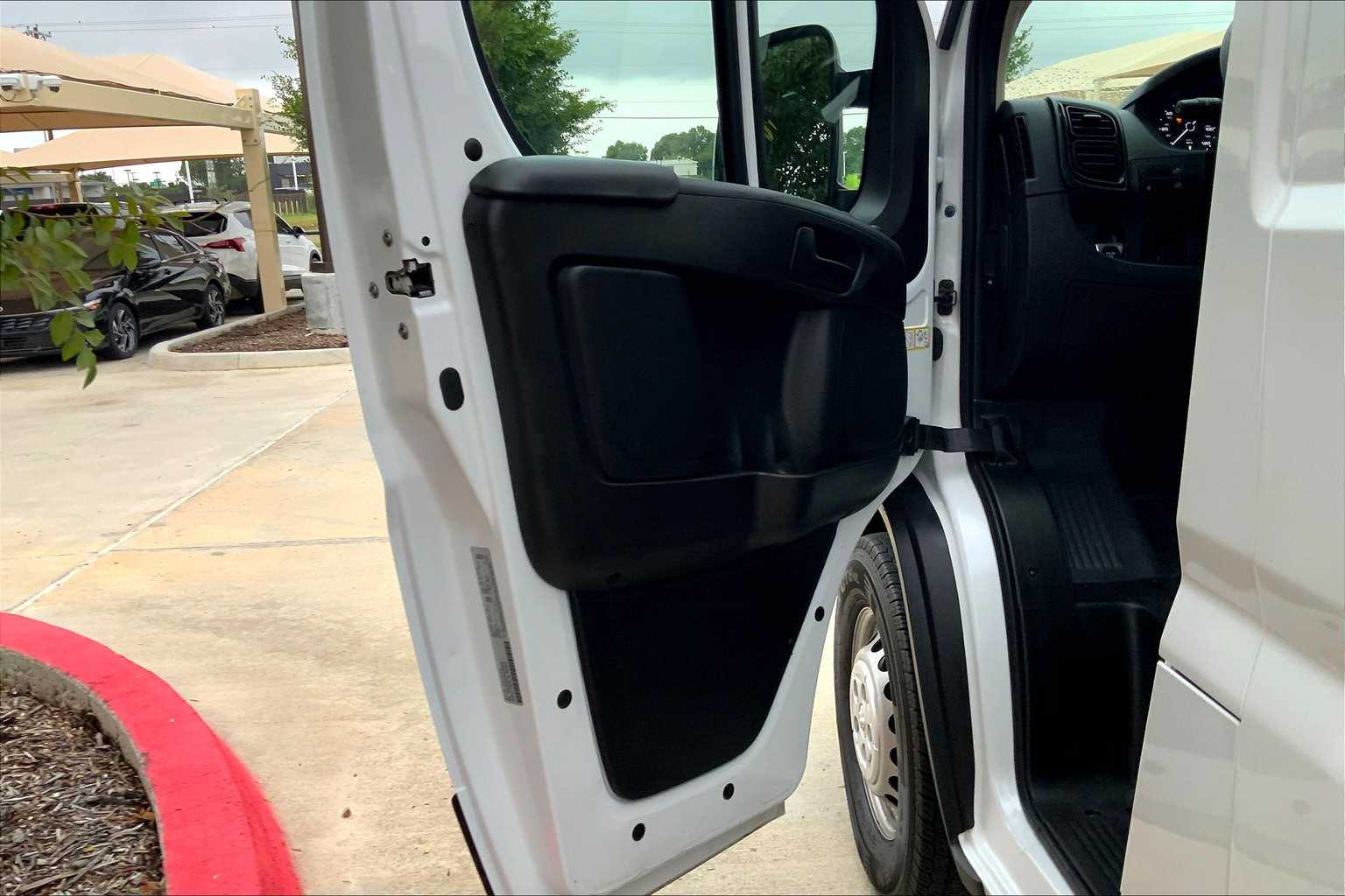 2024 Ram ProMaster 2500 photo 14