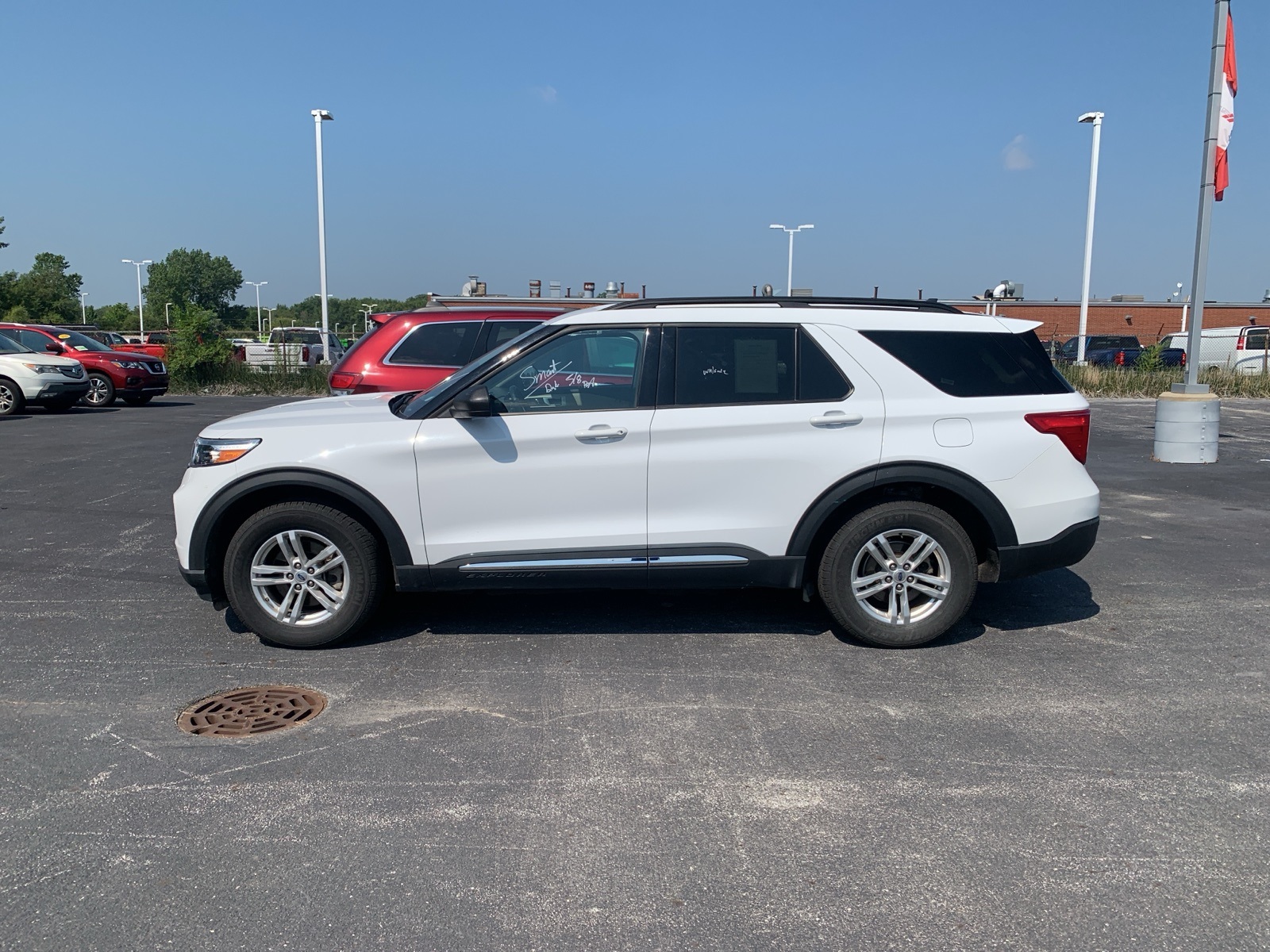 2023 Ford Explorer XLT photo 2