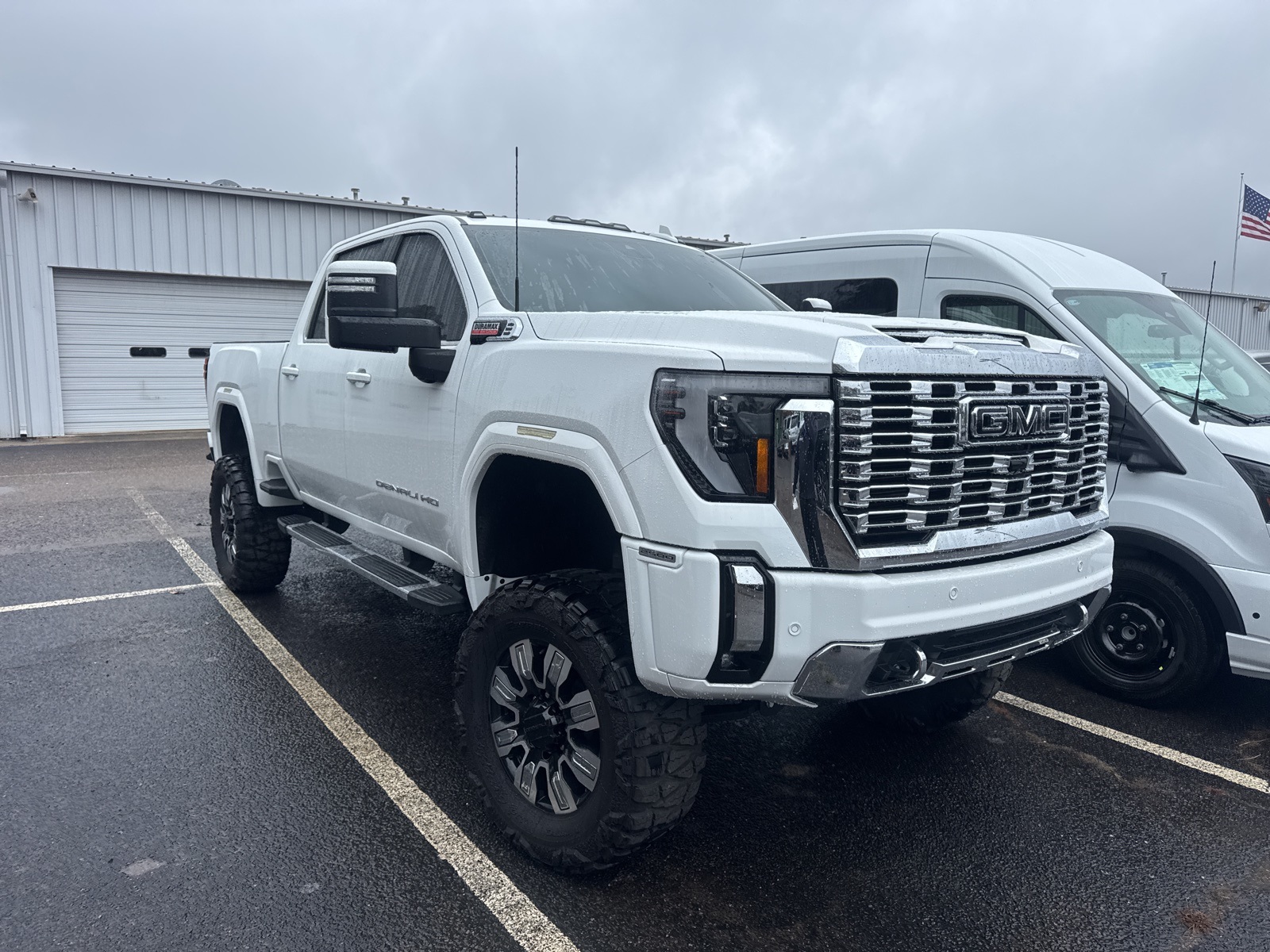 2024 GMC Sierra 2500HD Denali's photo