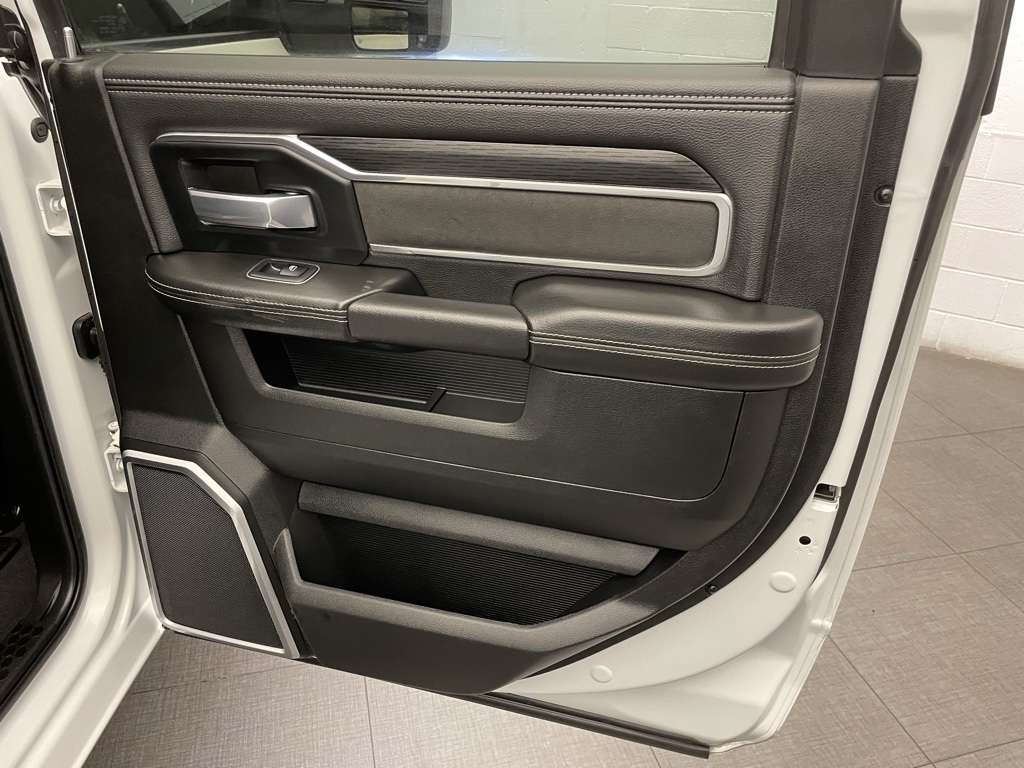 2024 Ram 3500 Laramie photo 26