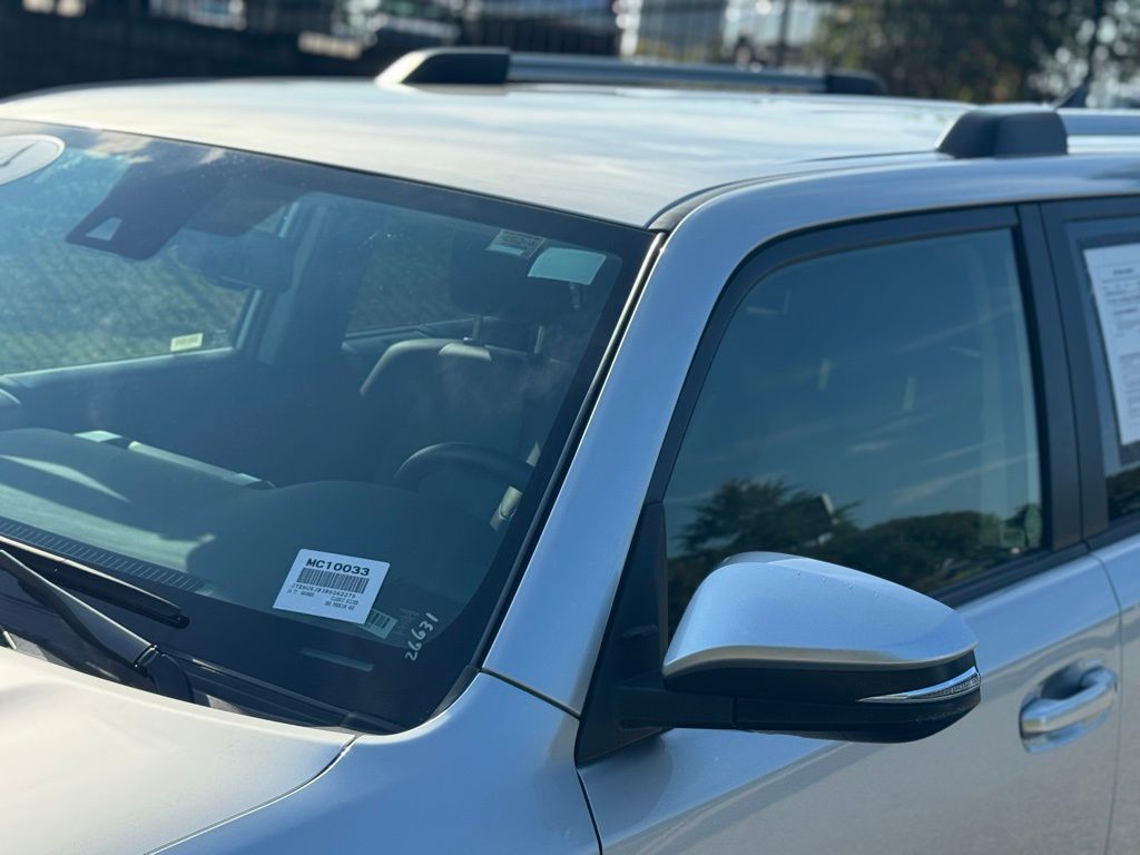 2024 Toyota 4Runner SR5 Premium photo 8