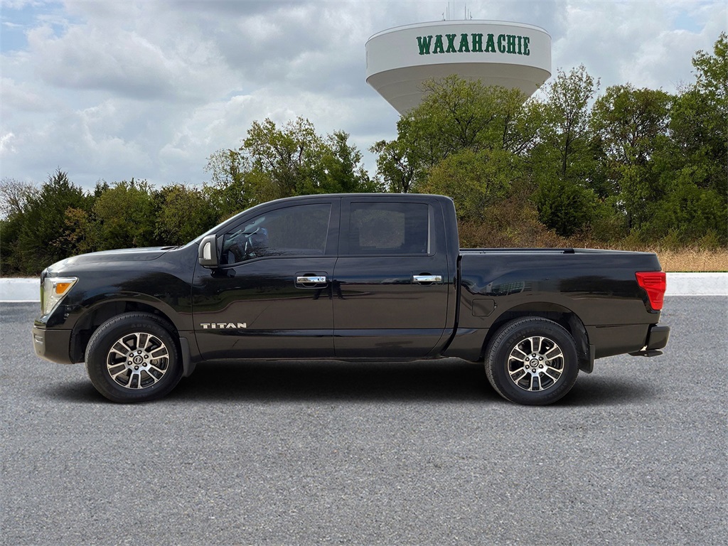2021 Nissan Titan SV photo 2