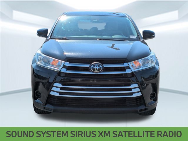 2019 Toyota Highlander LE photo 8