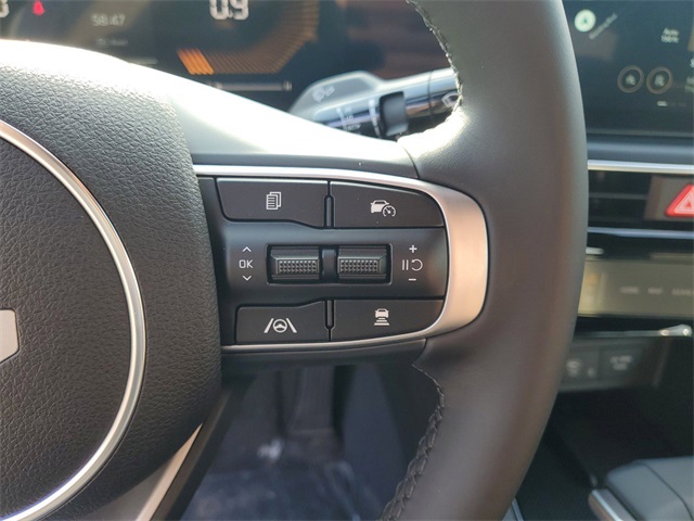 2025 Kia K5 GT-Line photo 13