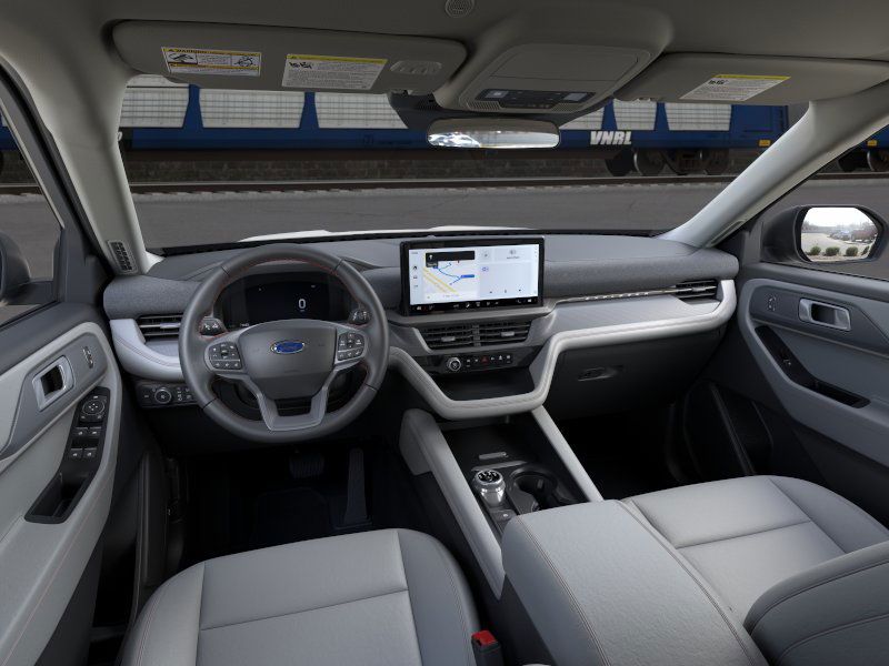 2025 Ford Explorer photo 9